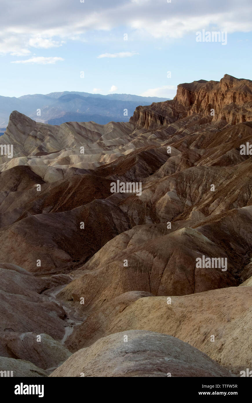 Vielschichtig und strukturierte felsige Landschaft, Zabriskie Point, Death Valley. Stockfoto