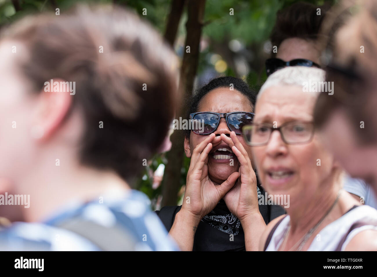 Schwarze Leben Egal, Aktivist bei KKK Rally protestieren Stockfoto