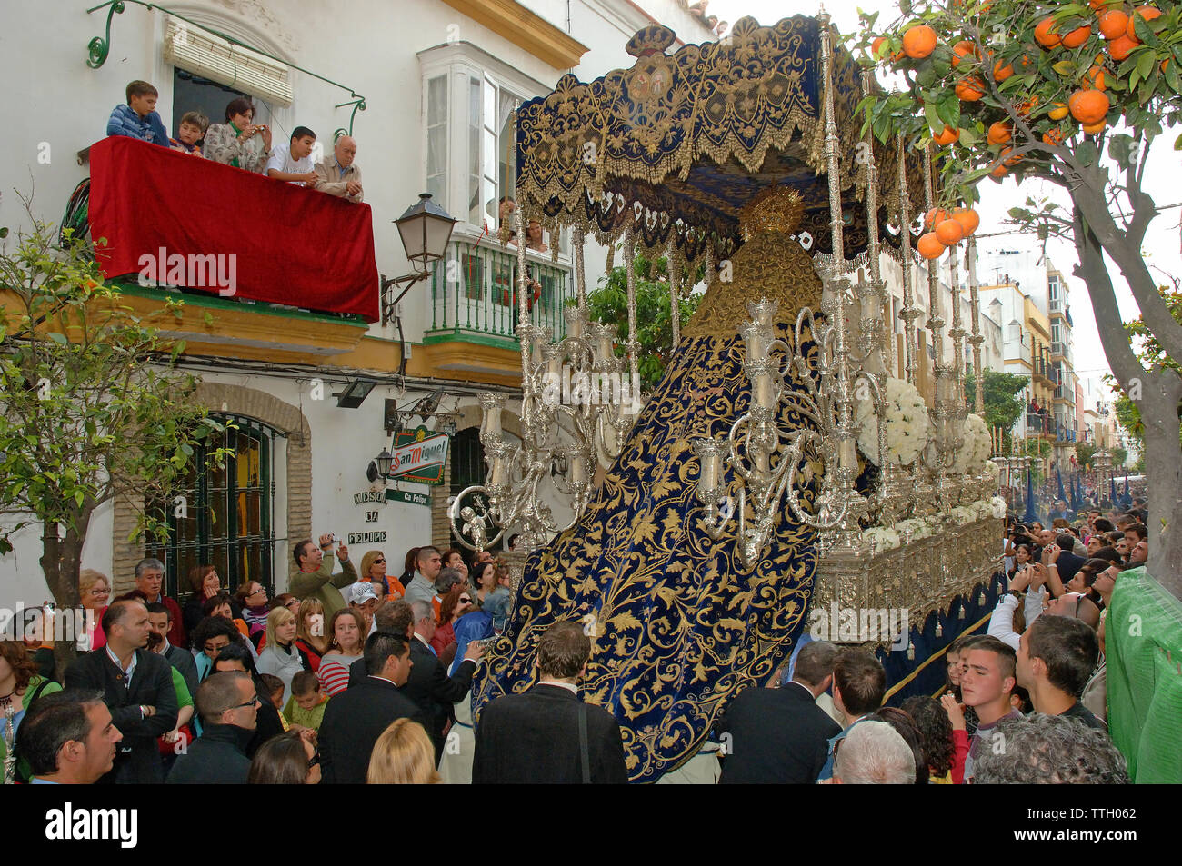 Heilige Woche. Bruderschaft von La Palma. "Paso" der Jungfrau. Cadiz. Region Andalusien. Spanien. Europa Stockfoto