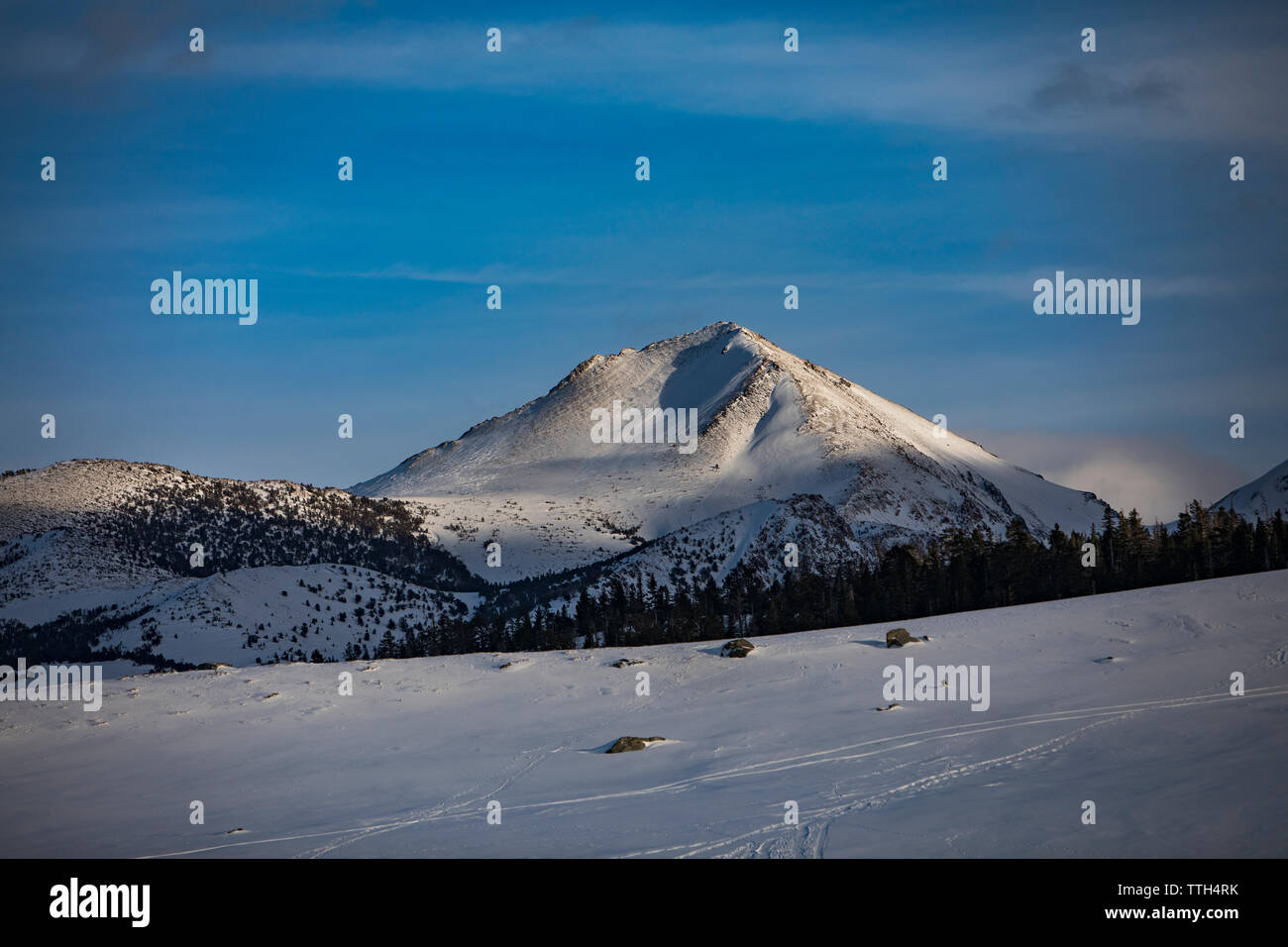 Sonnenuntergang auf der östlichen Sierra Berge. Stockfoto
