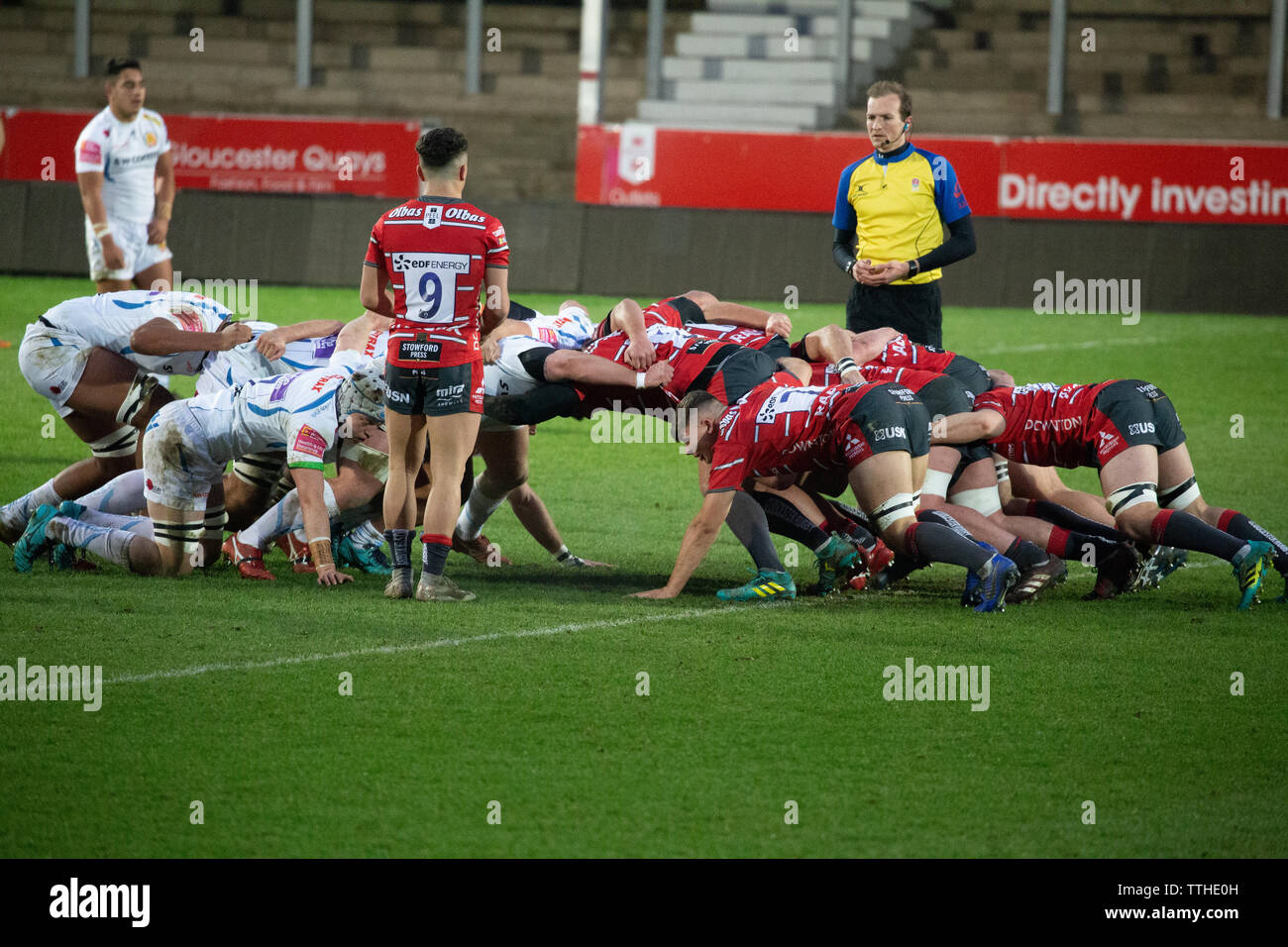 Scrum Hälfte, Charlie Chapman wartet als Gloucester pack nehmen die Belastung gegen Exeter Chiefs 2 Kader Kingsholm Stadion, Gloucester, Großbritannien Stockfoto