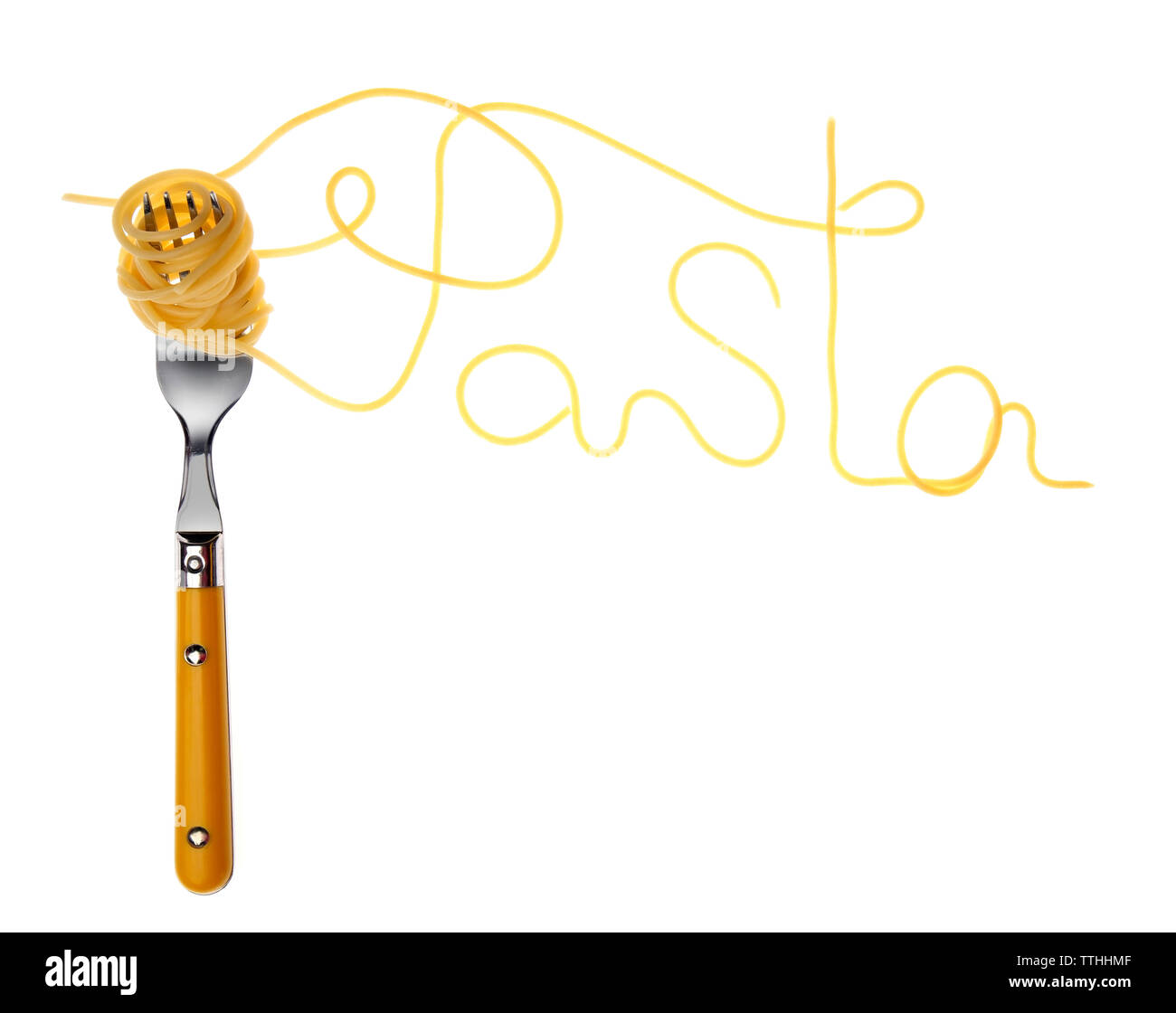 Pasta Wort geschrieben mit gekochten Spaghetti und Gabel, isoliert auf weißem Stockfoto