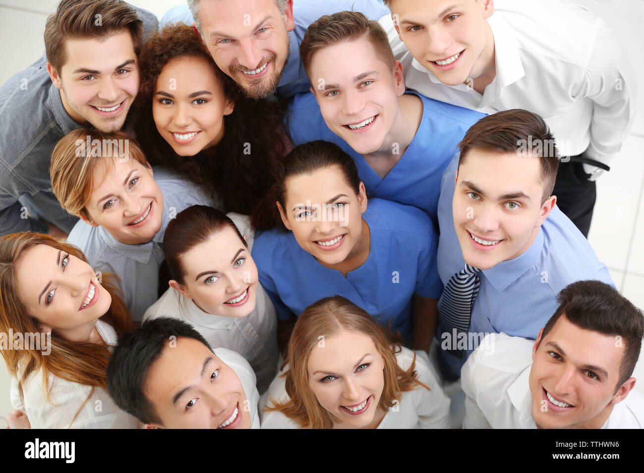 Gruppe von Menschen zusammen, Ansicht von oben Stockfoto