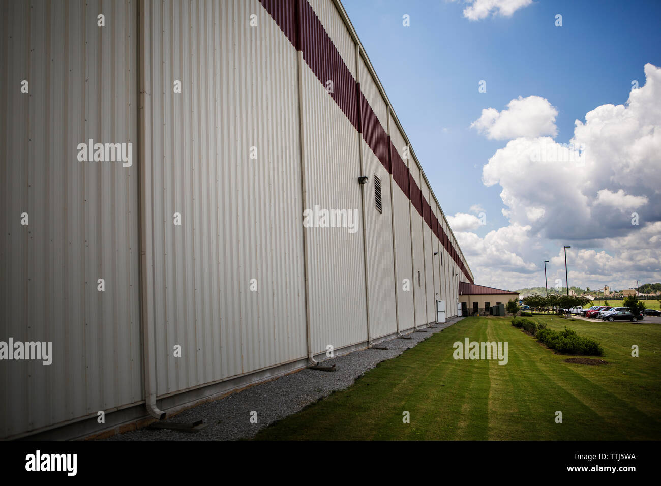 Ansicht der Metallindustrie gegen bewölkter Himmel Stockfoto