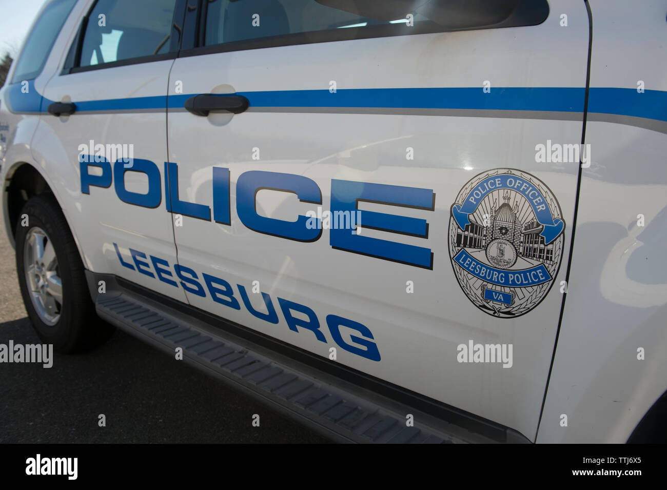 UNITED STATES - Dezember 7, 2015: Leesburg Polizei Patrouille Gerät sitzt außerhalb des Polizeipräsidium in Leesburg, Virginia. (Foto von Dougla Stockfoto