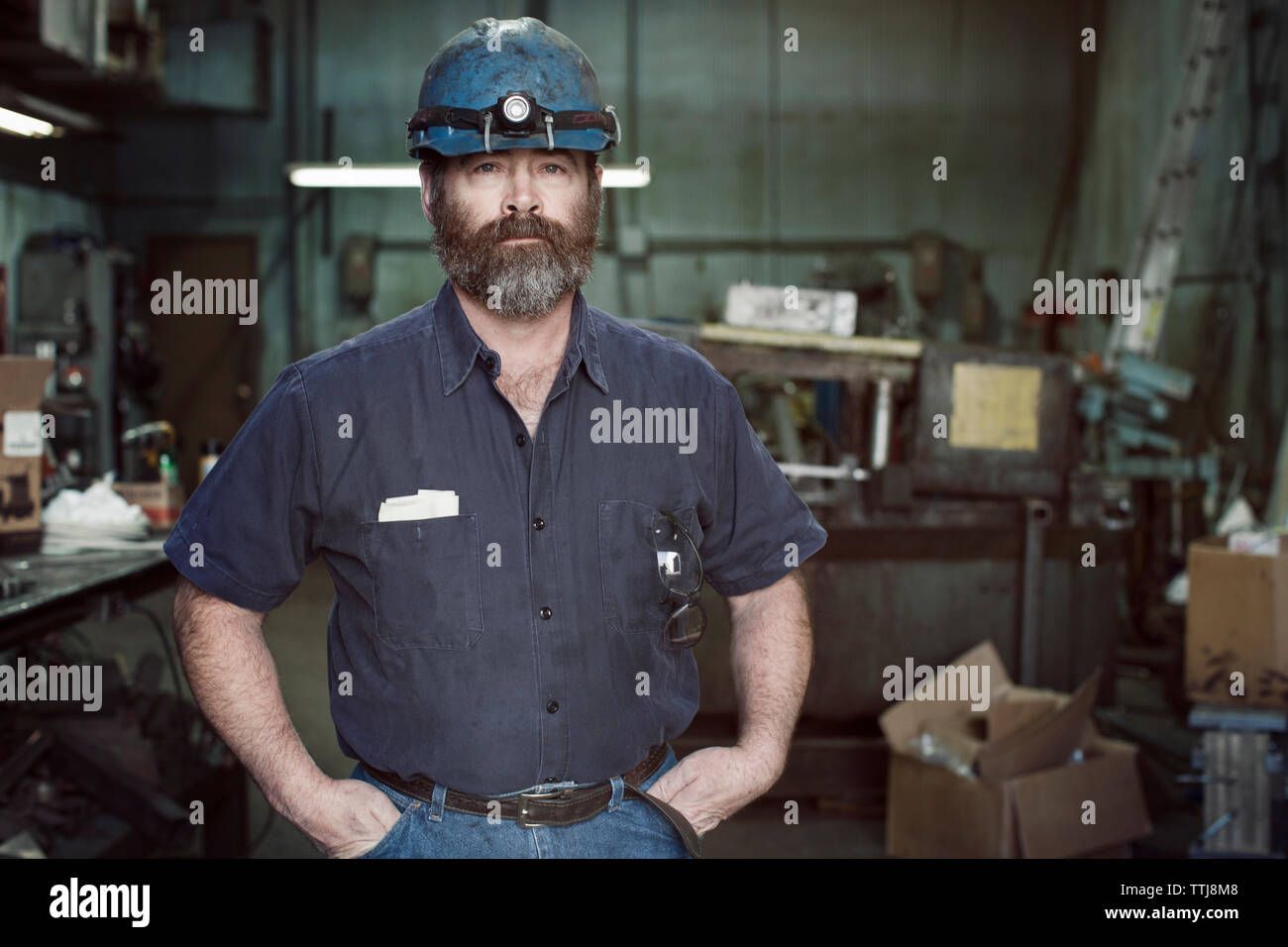 Porträt der Arbeiter in der Fabrik Stockfoto