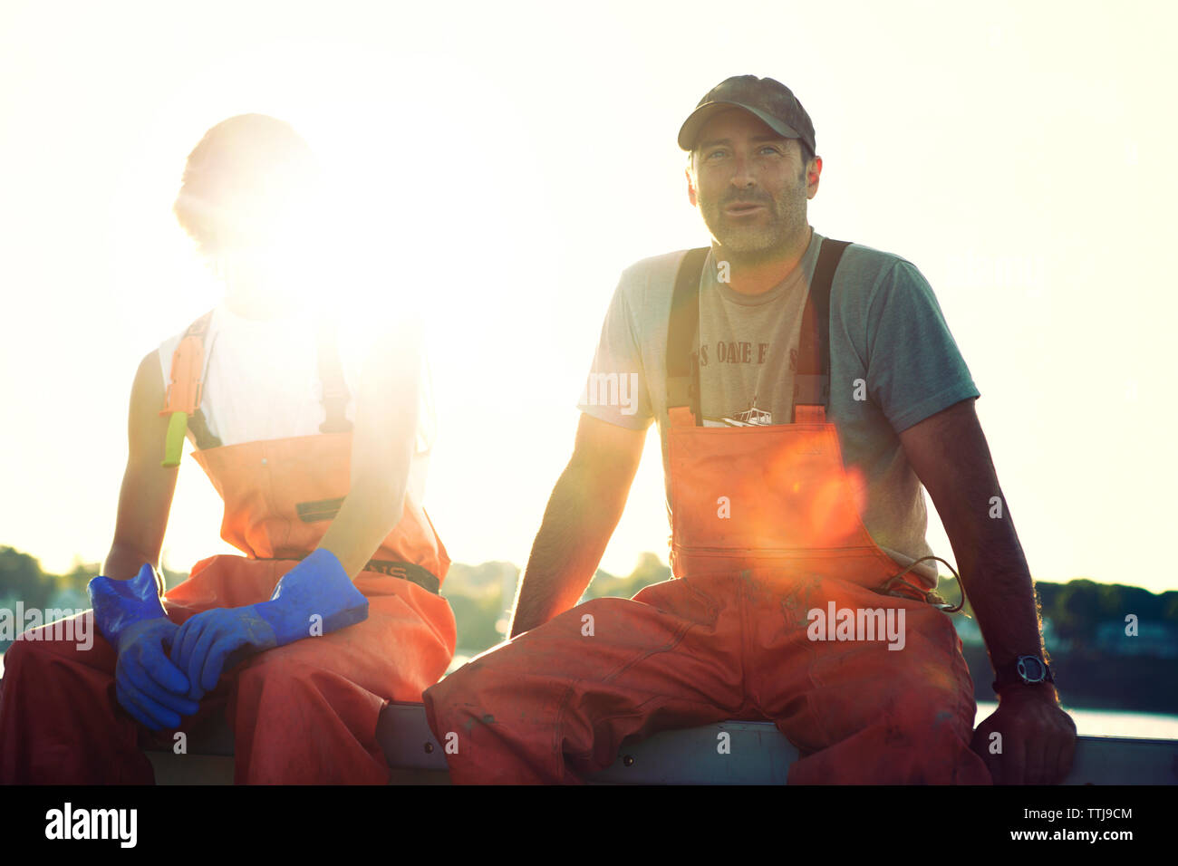 Portrait von Fischer bei der Trawler sitzen Stockfoto