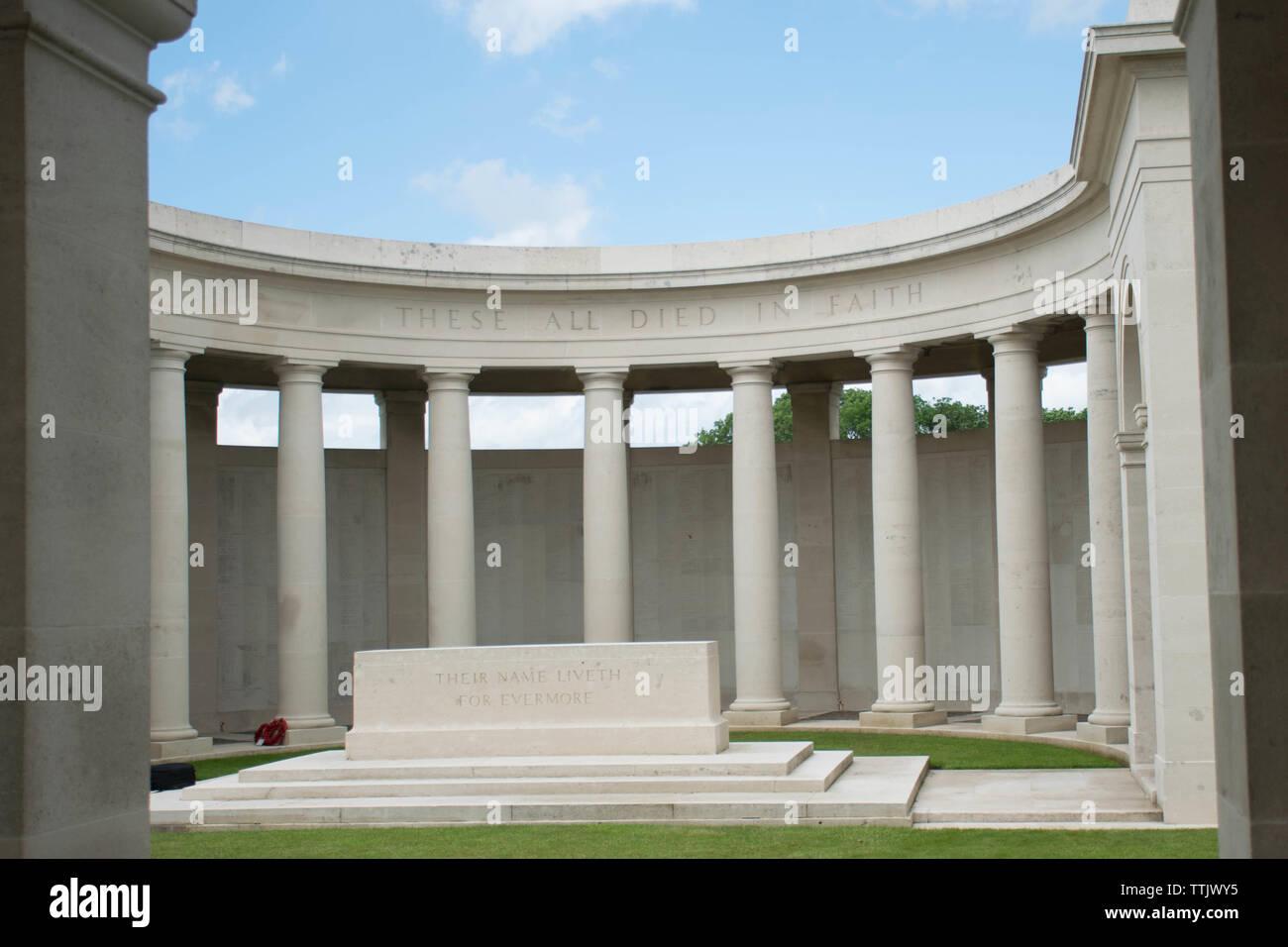 Cambrai WW1 War Memorial - mit PWRR (Princess of Wales's Royal Regiment Stockfoto