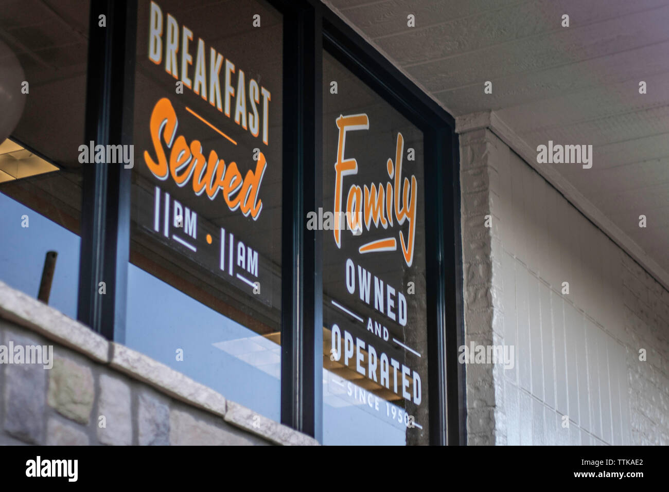 Whataburger Familienbetrieb seit 1950 Fenster anmelden Stockfoto