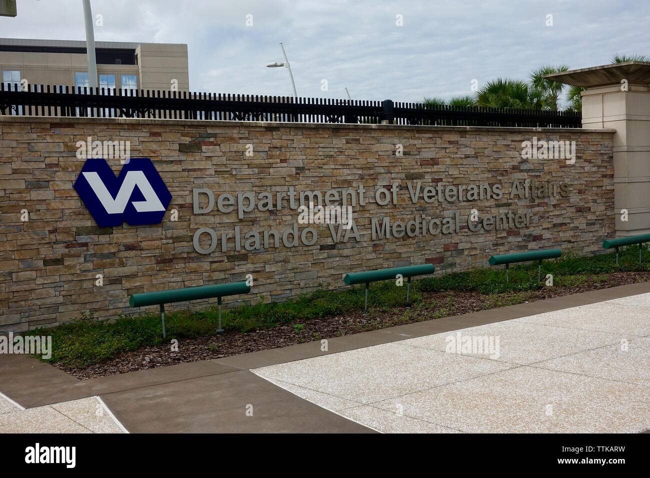 Orlando, FL/USA/-6/16 19: Der Orlando VA Medical Center anmelden. Veterans Affairs Krankenhäuser sind Teil der Vereinigten Staaten Abteilung des Veterans Affairs. Stockfoto