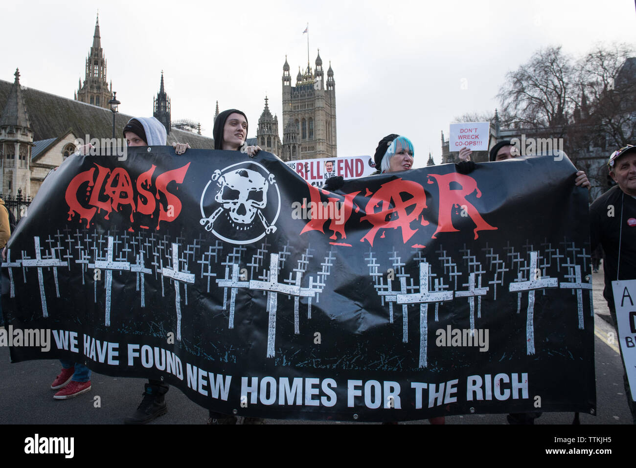 Westminster, London, Großbritannien. 5. Januar 2016. Bis zu 200 100 Aktivisten auf die Straße, um gegen das Gehäuse Westminster Rechnung zu demonstrieren Stockfoto