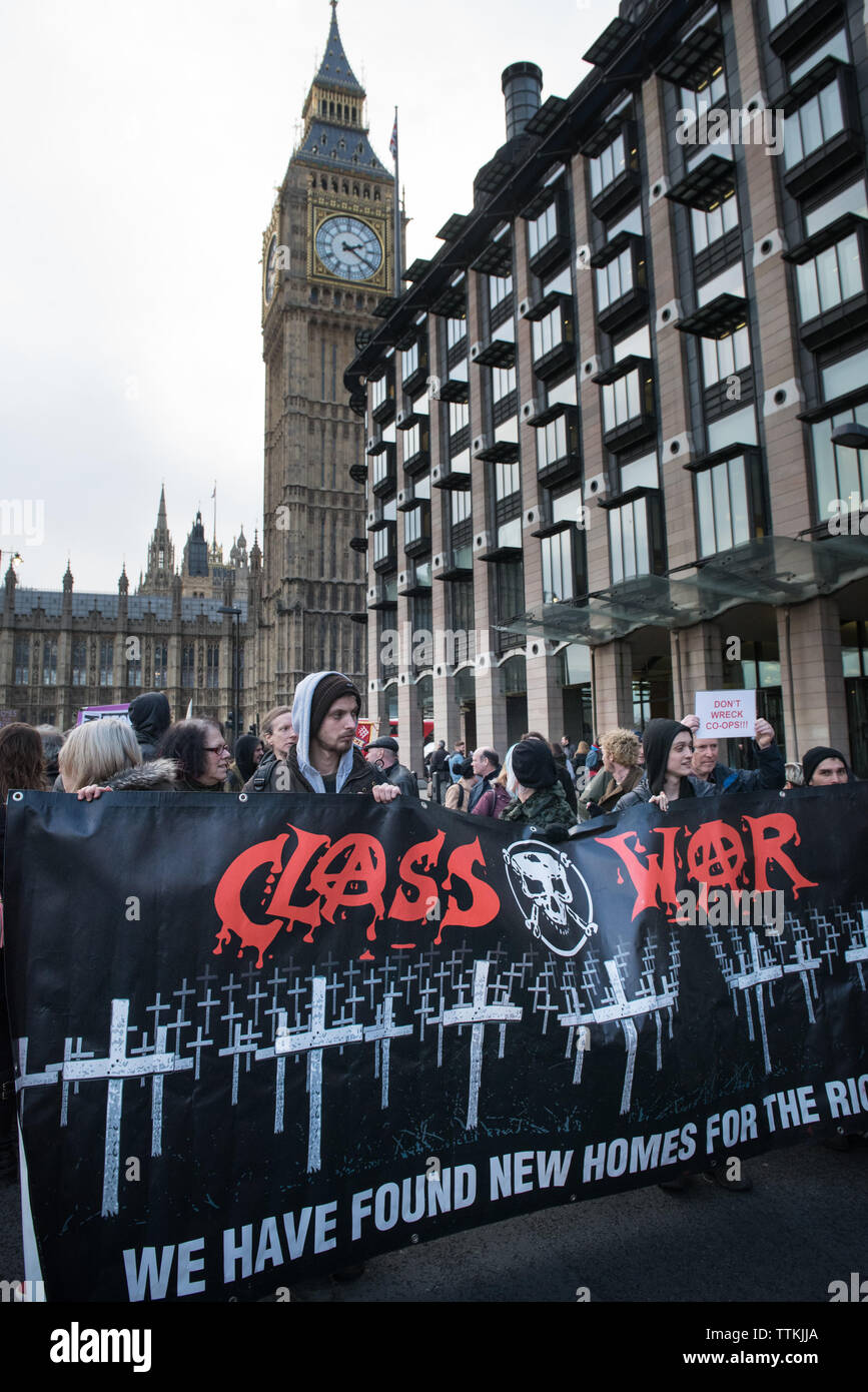 Westminster, London, Großbritannien. 5. Januar 2016. Bis zu 200 100 Aktivisten auf die Straße, um gegen das Gehäuse Westminster Rechnung zu demonstrieren Stockfoto