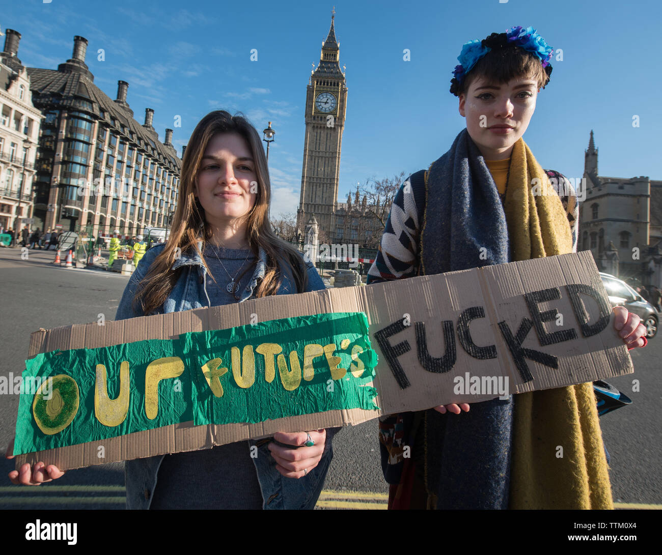 Parliament Square, London, UK. 19. Januar, 2016. Studenten und Unterstützer nehmen an einem Protest gegen den Plan der Regierung Wartung g zu verschrotten Stockfoto