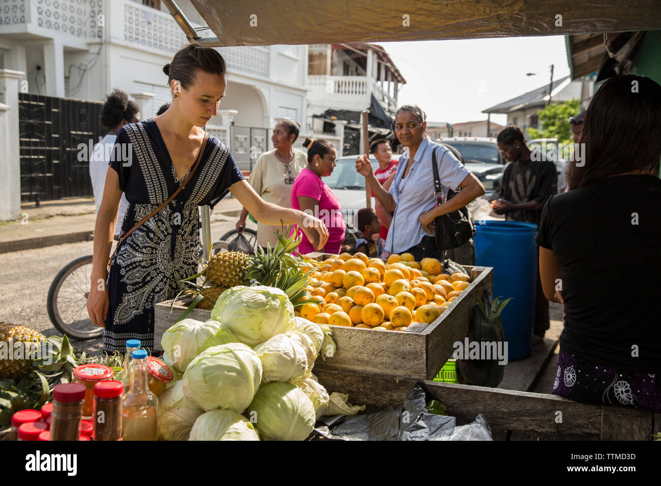 BELIZE, Punta Gorda, Toledo, Gäste Belcampo Belize Lodge und Jungle Farm übernachten, können auf dem lokalen Markt in Punta Gorda frisches Gemüse zu erhalten Stockfoto