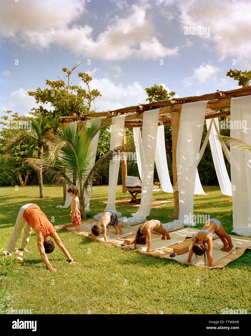 MEXIKO, Maya Riviera, Yoga-Kinder, Esencia Hotel und Villas Stockfoto