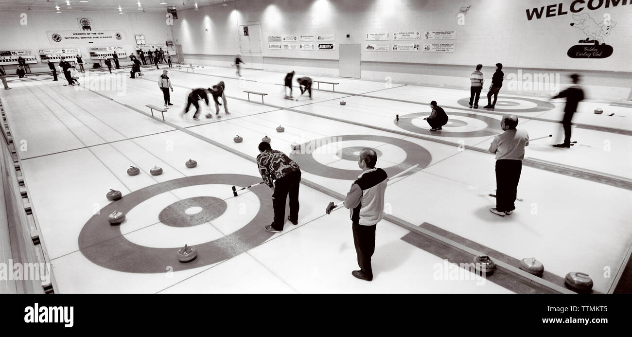 Kanada, BC Rockies, Curling Club Golden, Erhöhte Ansicht, Goldene (B&W) Stockfoto