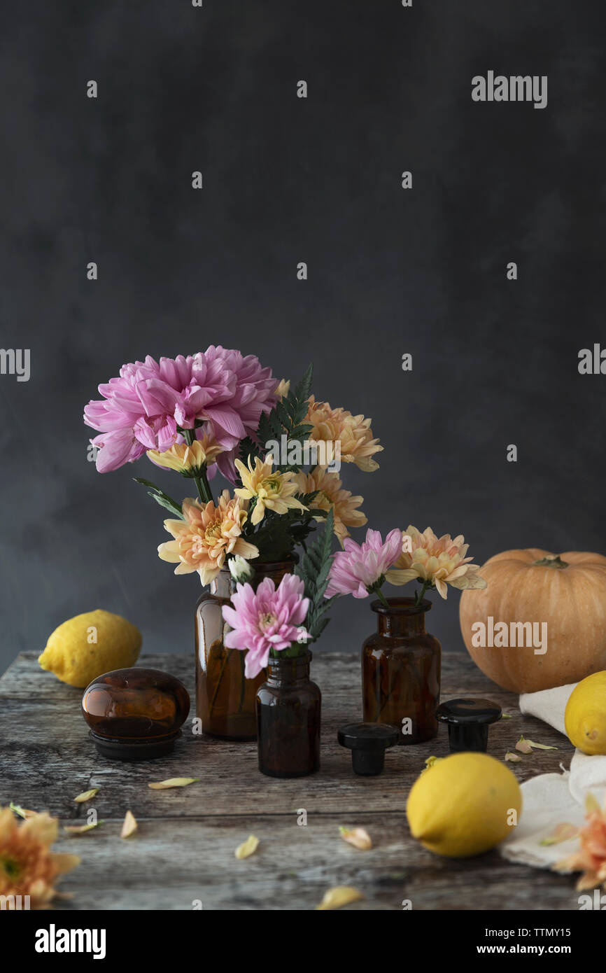 Vintage vasen Fotos und Bildmaterial in hoher Auflösung Alamy