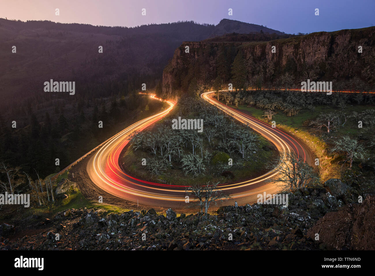 Hohe Betrachtungswinkel von Rowena Crest während der Dämmerung Stockfoto