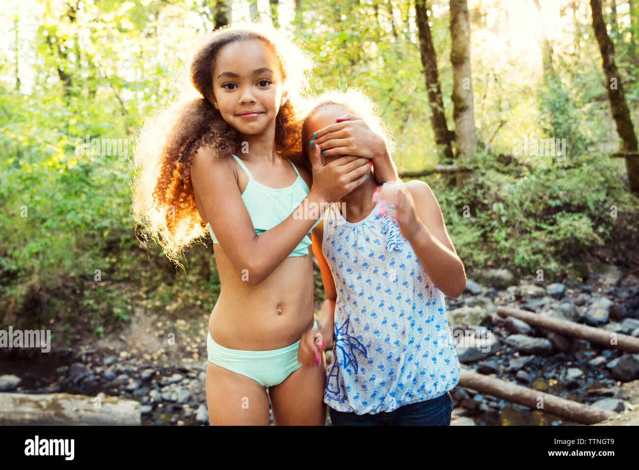 Mädchen (10 jahre alt) bikini -Fotos und -Bildmaterial in hoher Auflösung –  Alamy