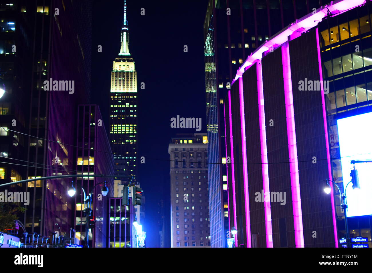 Empire State Building und Madison Square Garden - Night Shot von Oktober 2016. Stockfoto
