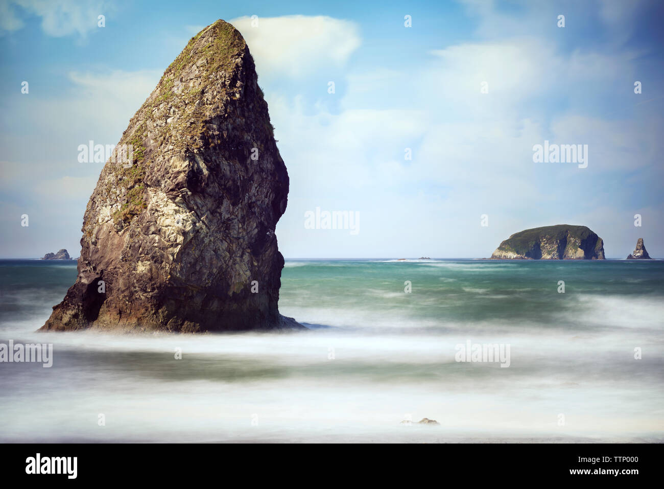 Felsen Stack in Meer gegen Sky Stockfoto