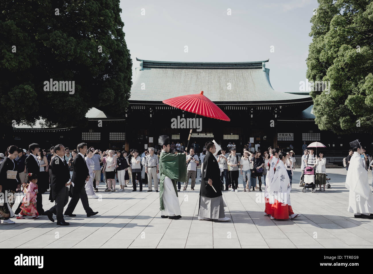Japanische Hochzeit am Meiji-jingu Schrein Stockfoto