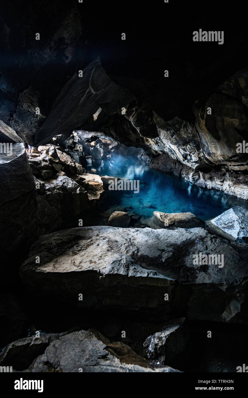 Hot Spring in der Höhle Stockfoto