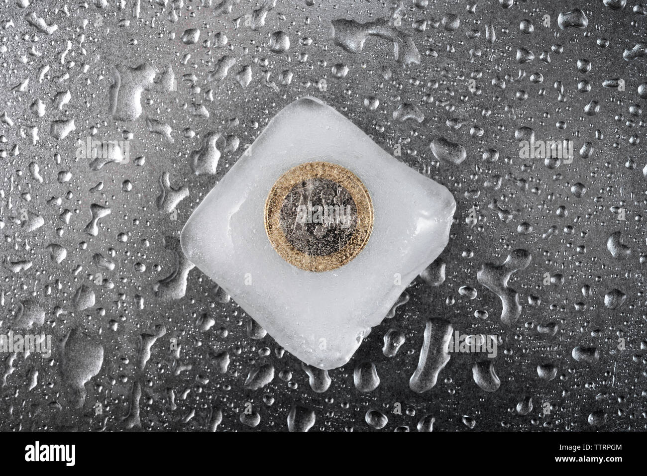 Close-up von gefrorenen Europäische Union Münze auf Tabelle Stockfoto