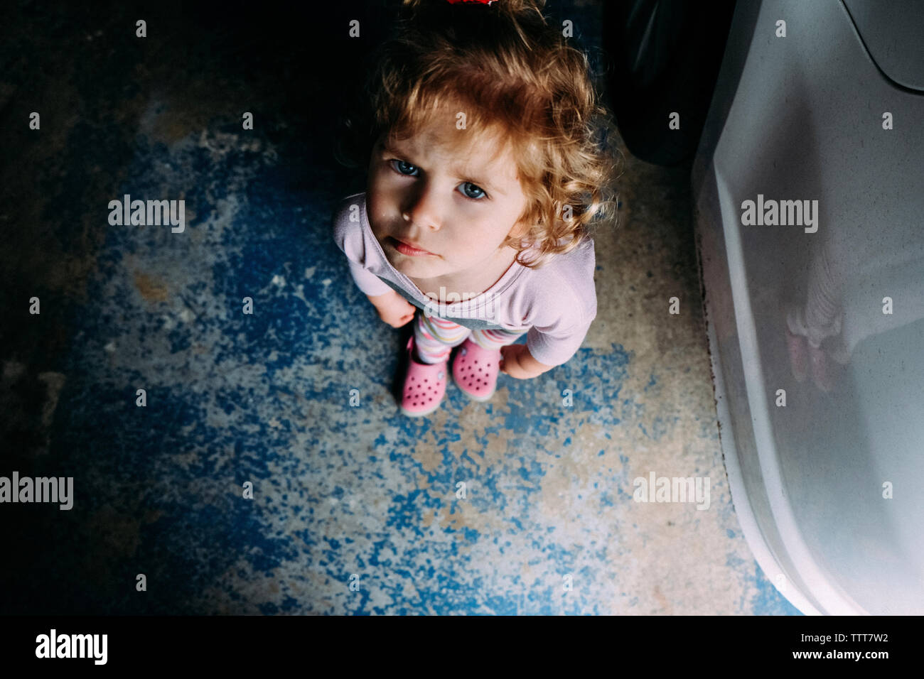 Hohen winkel Portrait von Sad girl Stockfoto