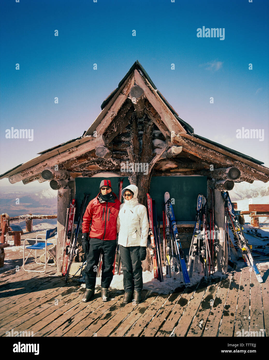 Argentinien, Bariloche, Cerro Kathedrale, Mitte nach paar Stand vor der Ski Resort Stockfoto