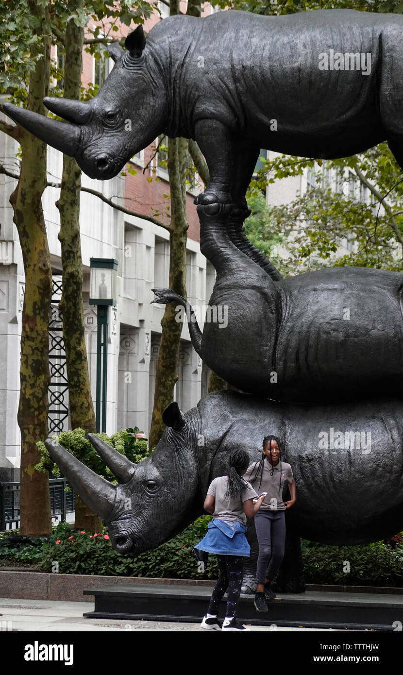 Riesige rhino Statue in Downtown Brooklyn NYC Stockfoto