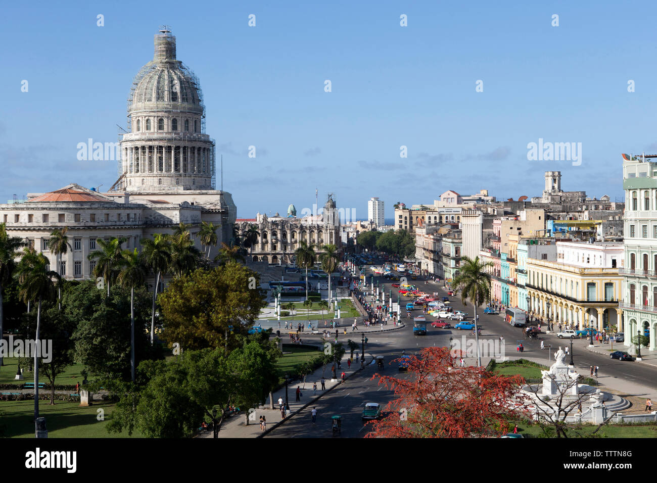 El Capitolio in Stadt gegen den Himmel während der sonnigen Tag Stockfoto