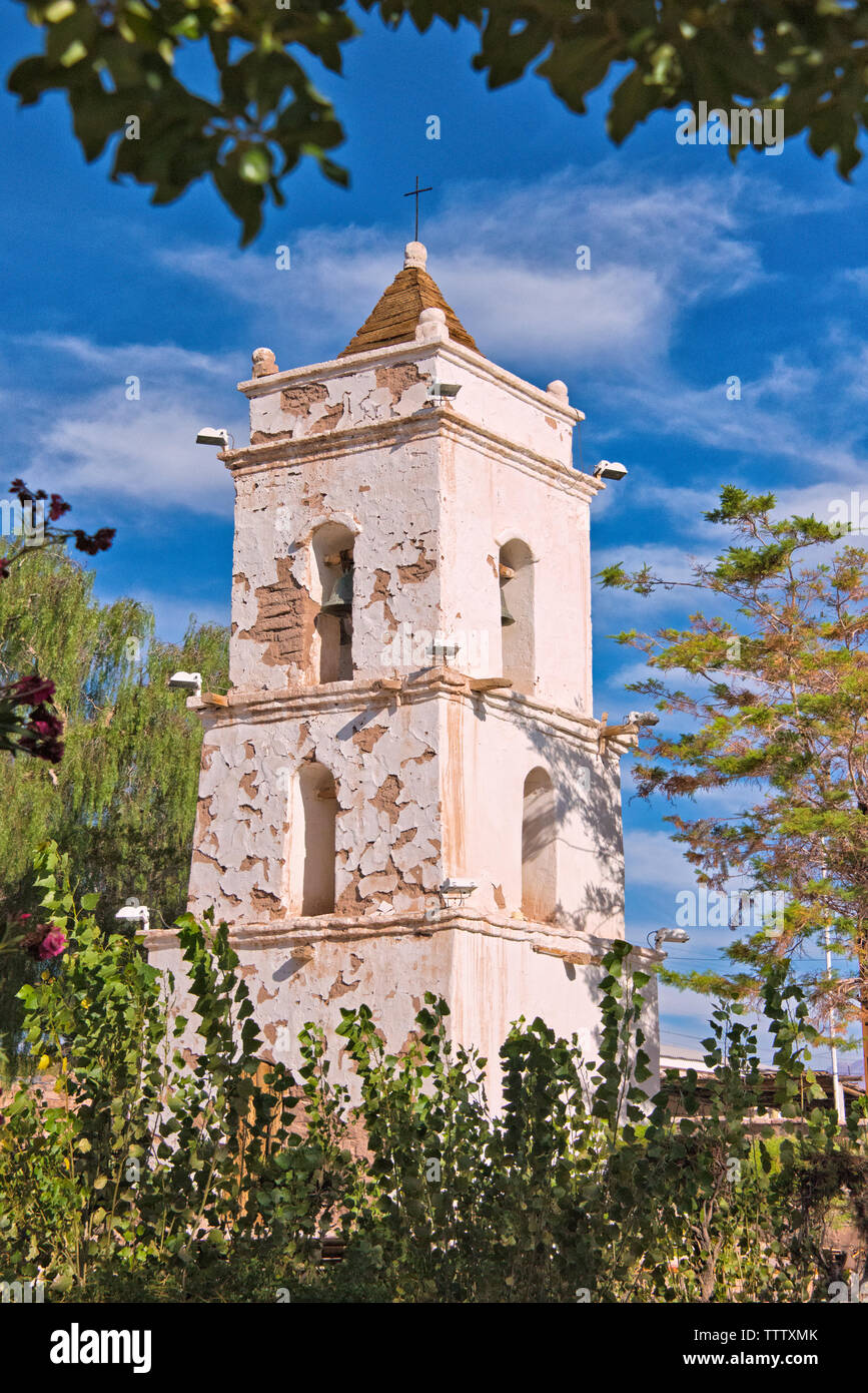 Kirchturm im Dorf Toconao, San Pedro de Atacama Antofagasta Region, Chile Stockfoto