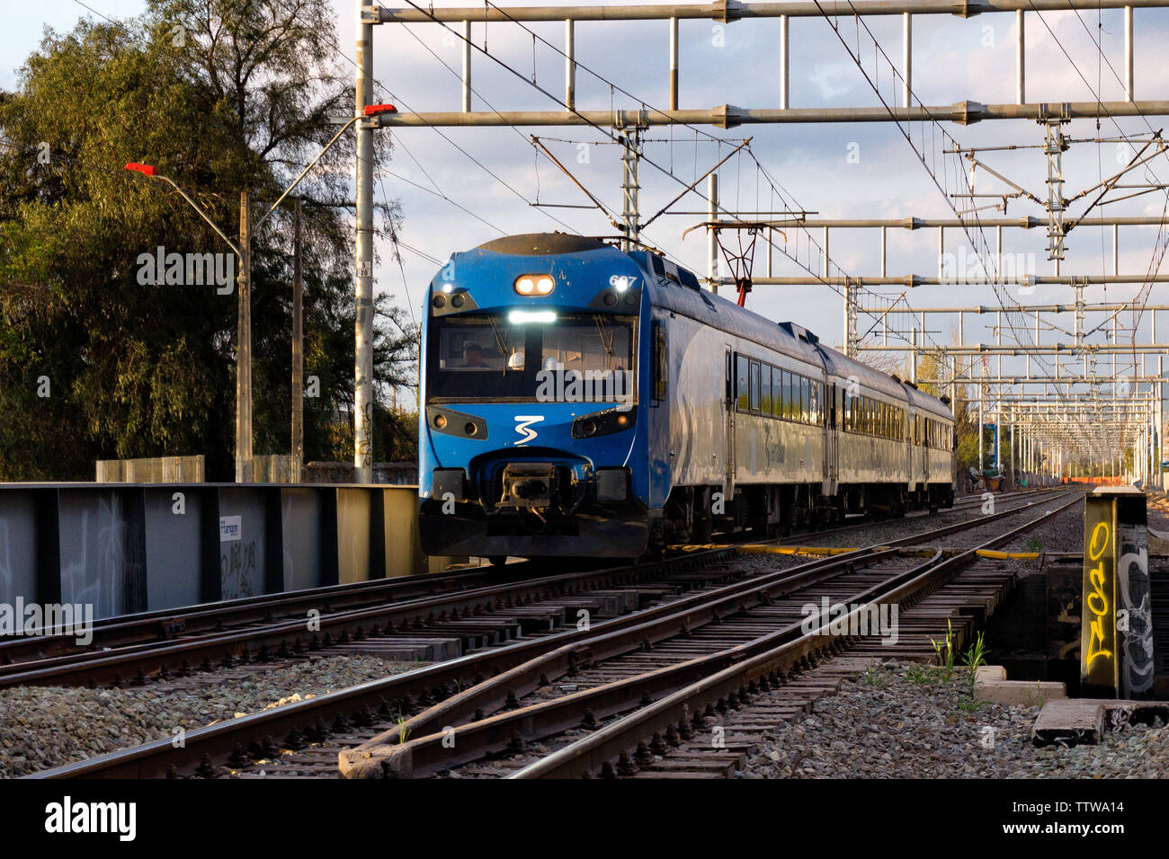 SANTIAGO, CHILE - Oktober 2015: eine lange Strecke, UTS-444 Zug, Chillan Stockfoto