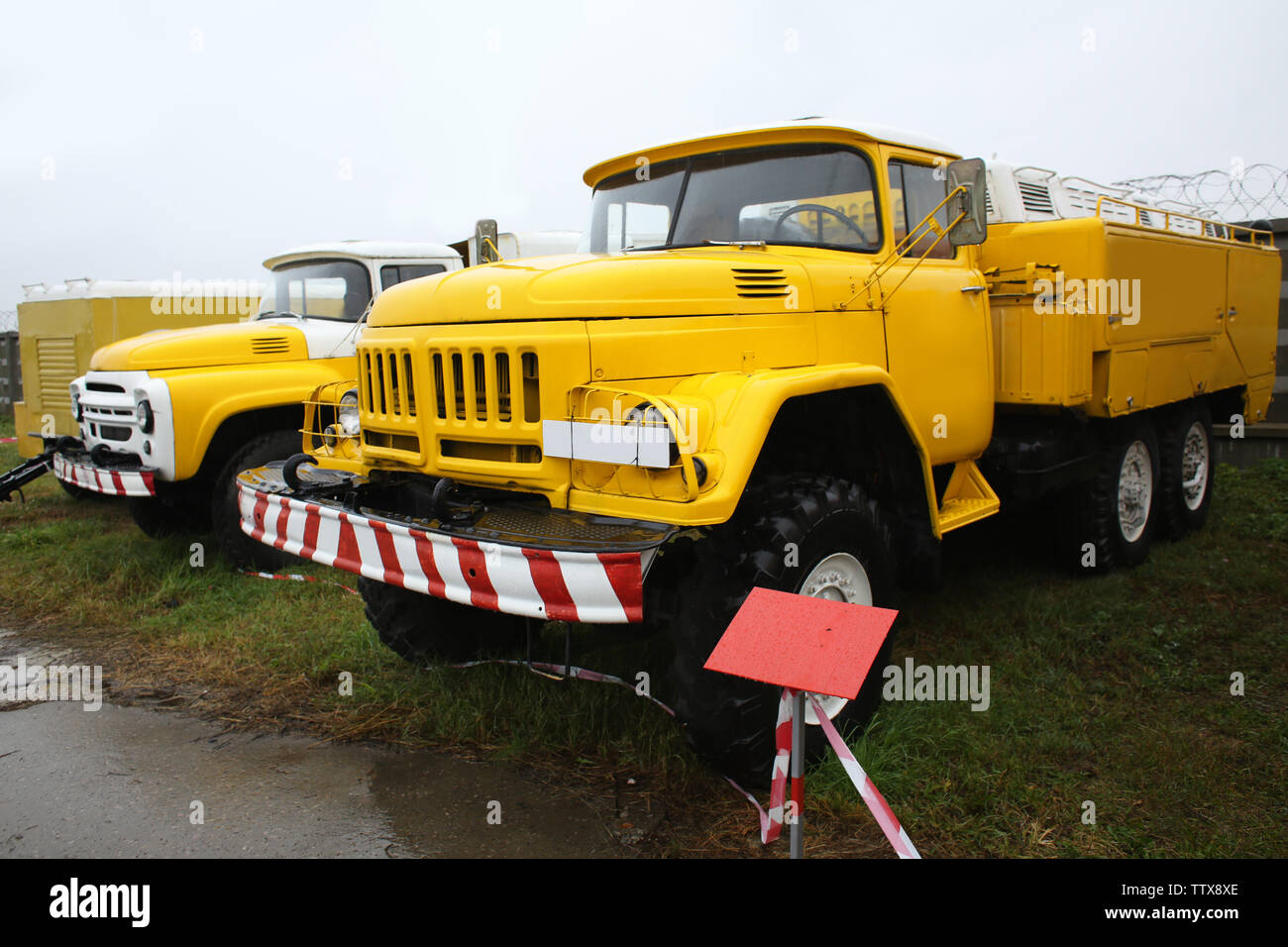 Gelbe Lastwagen im Museum Stockfoto
