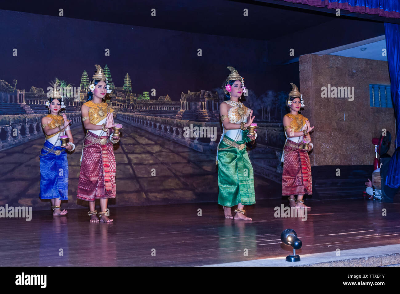 Traditionelle Khmer Tänzer während der Show in Siem Reap, Kambodscha Stockfoto