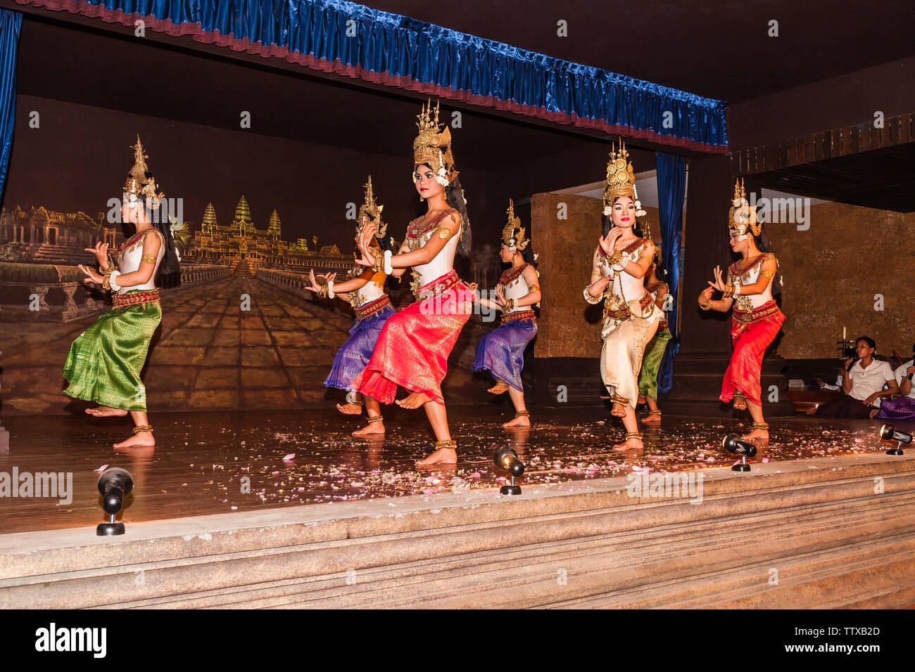 Traditionelle Khmer Tänzer während der Show in Siem Reap, Kambodscha Stockfoto