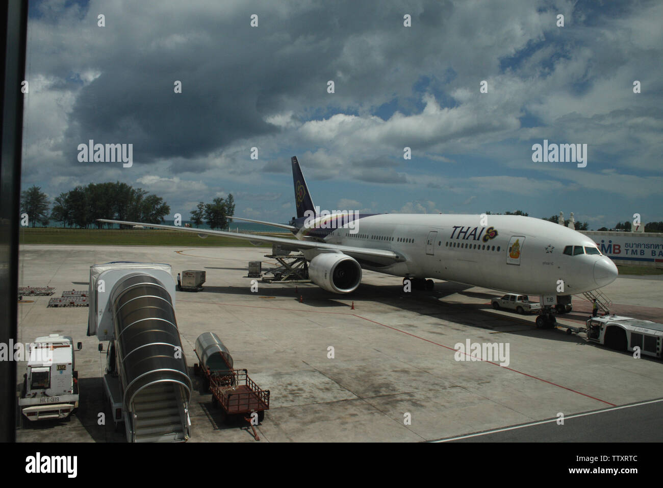 Verkehrsflugzeug auf einem Flughafen, Phuket International Airport, Phuket, Thailand Stockfoto