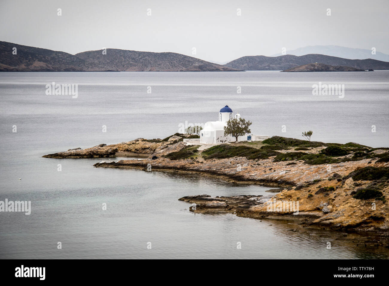 Griechenland, Kykladen Insel Gruppen, Amorgos Insel: Kirche des Agios Pandeleimonas, Katapola Bay *** Local Caption *** Stockfoto