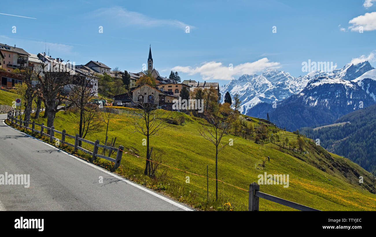 Runde entfernt Guarda Schweiz Stockfoto