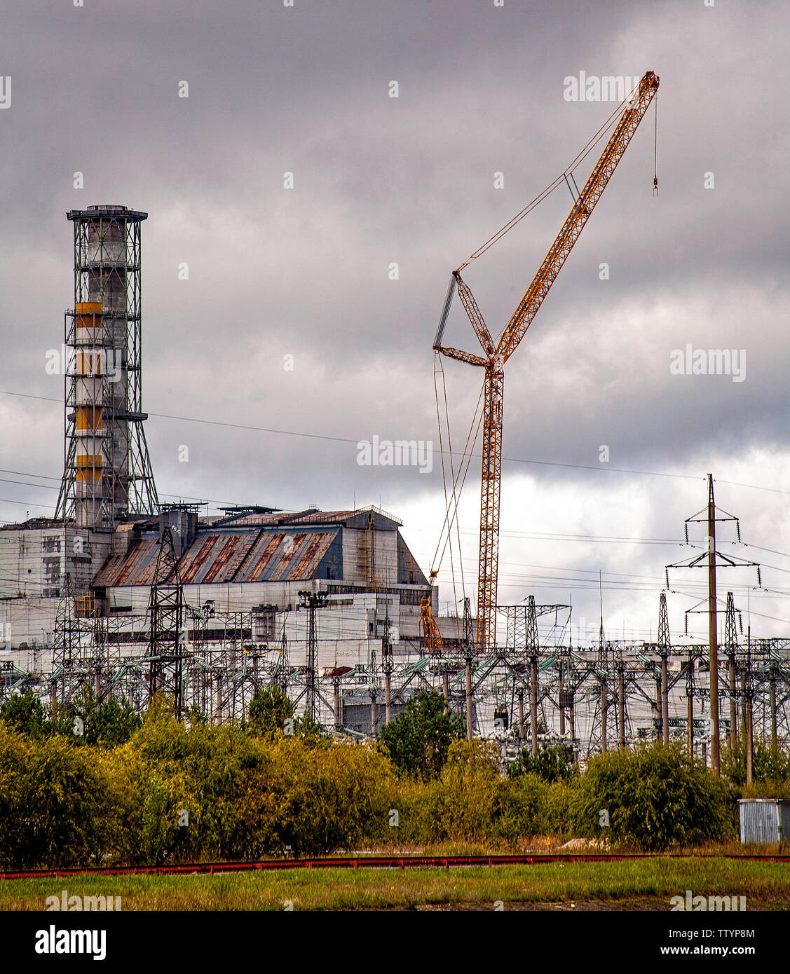 Reaktor 4. Der Reaktor, der Feuer gefangen, die atomare Katastrophe von Tschernobyl verursacht im Jahr 1986. Dies war eines von 6 Reaktoren in einer Reihe, Fronting auf einen künstlichen See, mit dem Wasser suppiled von der Pripryat River. Die Zahl der direkten und indirekten Todesfälle, die durch diese Katastrophe verursacht wurde nie offiziell erklärt. Es gibt noch 2 Ausgrenzung Zonen über 30 Jahre später. Der Bereich wird nie wieder dasselbe sein. Tschernobyl liegt im Norden der Ukraine, in der Nähe der modernen Grenzen mit Weißrussland und Russland. Als der wichtigste Faktor für das Scheitern der Berliner Mauer aufgestellt. Die Kosten waren enorm. Stockfoto
