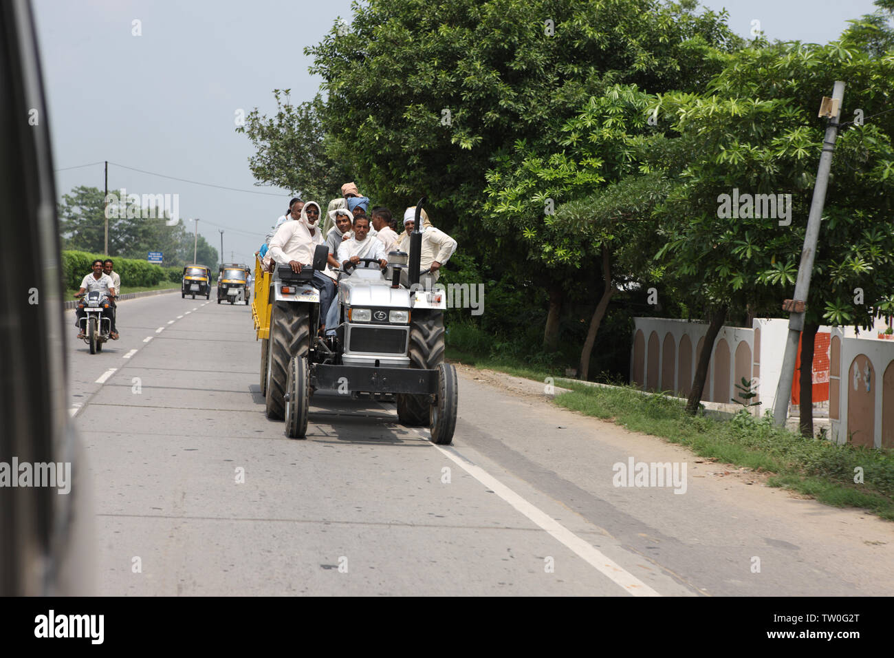 Verkehr auf der Straße, Neu-Delhi, Indien Stockfoto