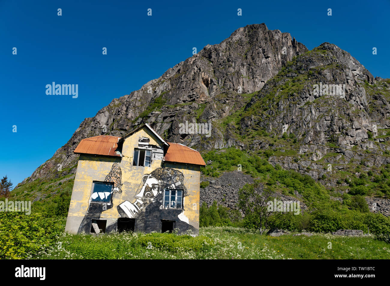 Verlassenes Haus, Hov, Gimsoya, Lofoten, Norwegen. Stockfoto