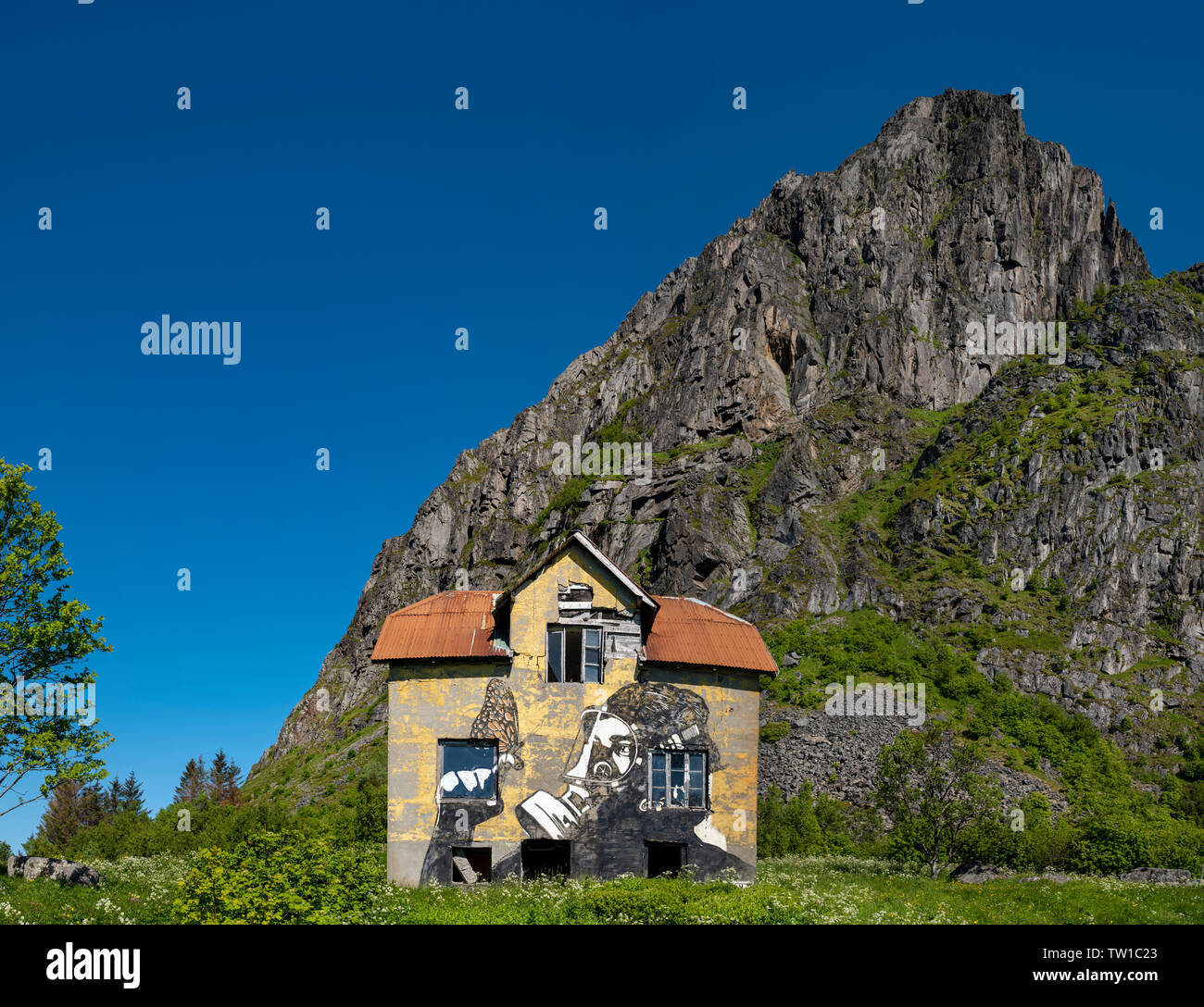 Verlassenes Haus, Hov, Gimsoya, Lofoten, Norwegen. Stockfoto