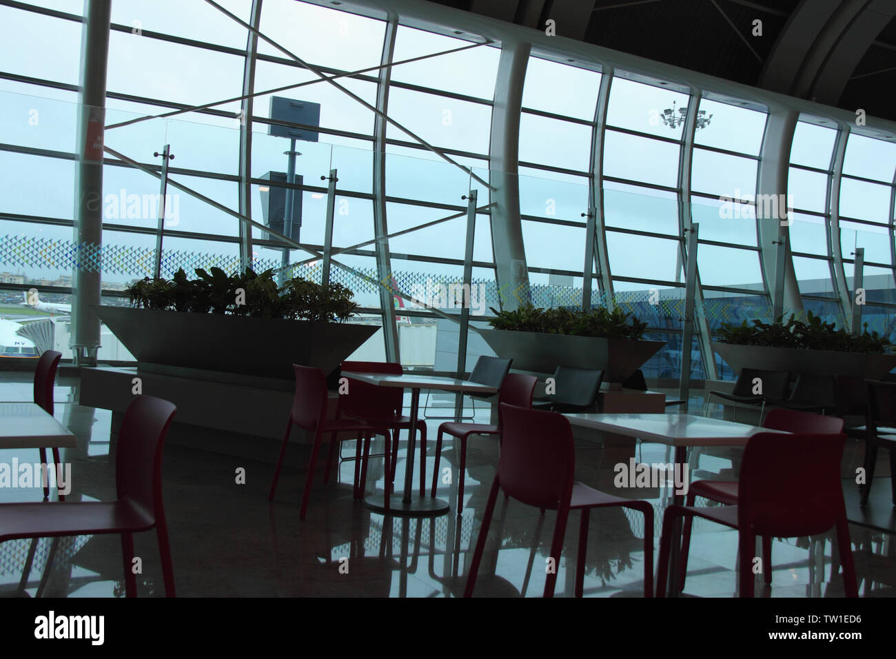 Cafe in einem Flughafen, Indien Stockfoto