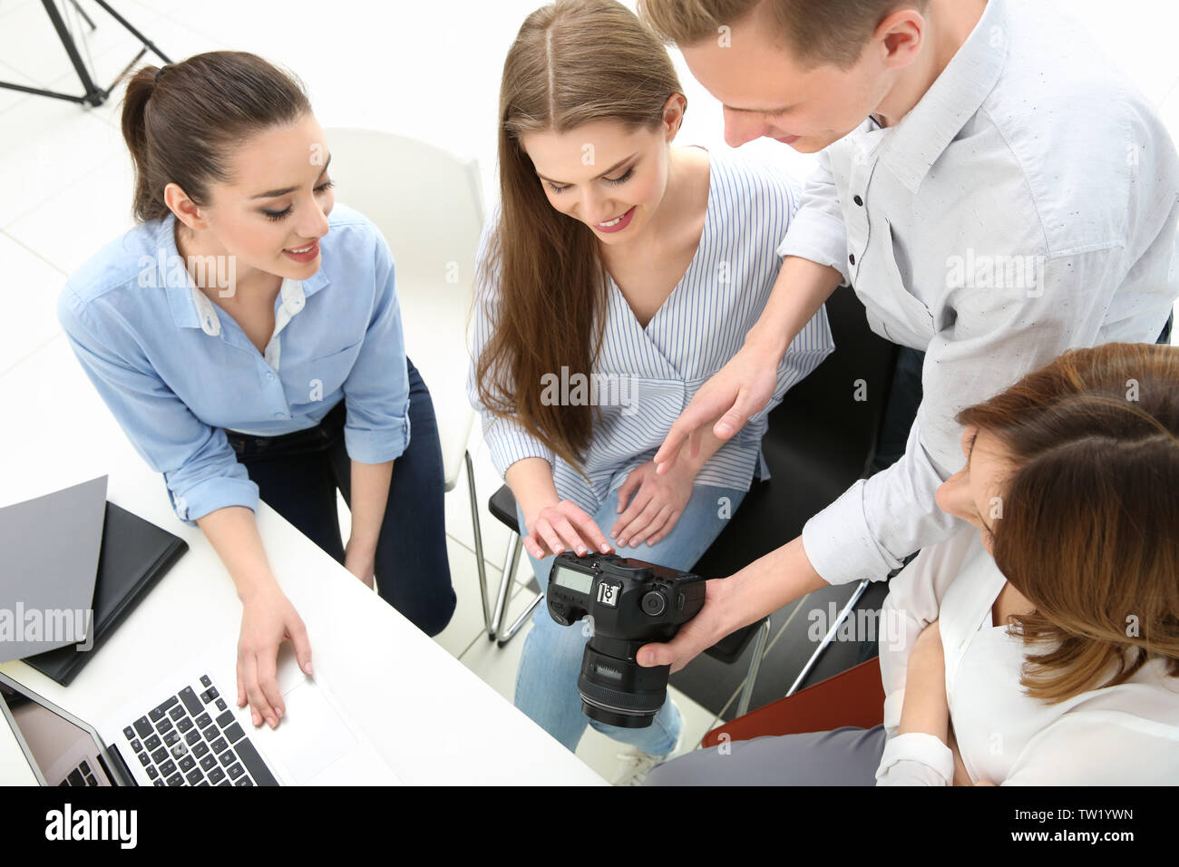 Gruppe von Studenten mit Tauchlehrer während Fotografie Klassen Stockfoto