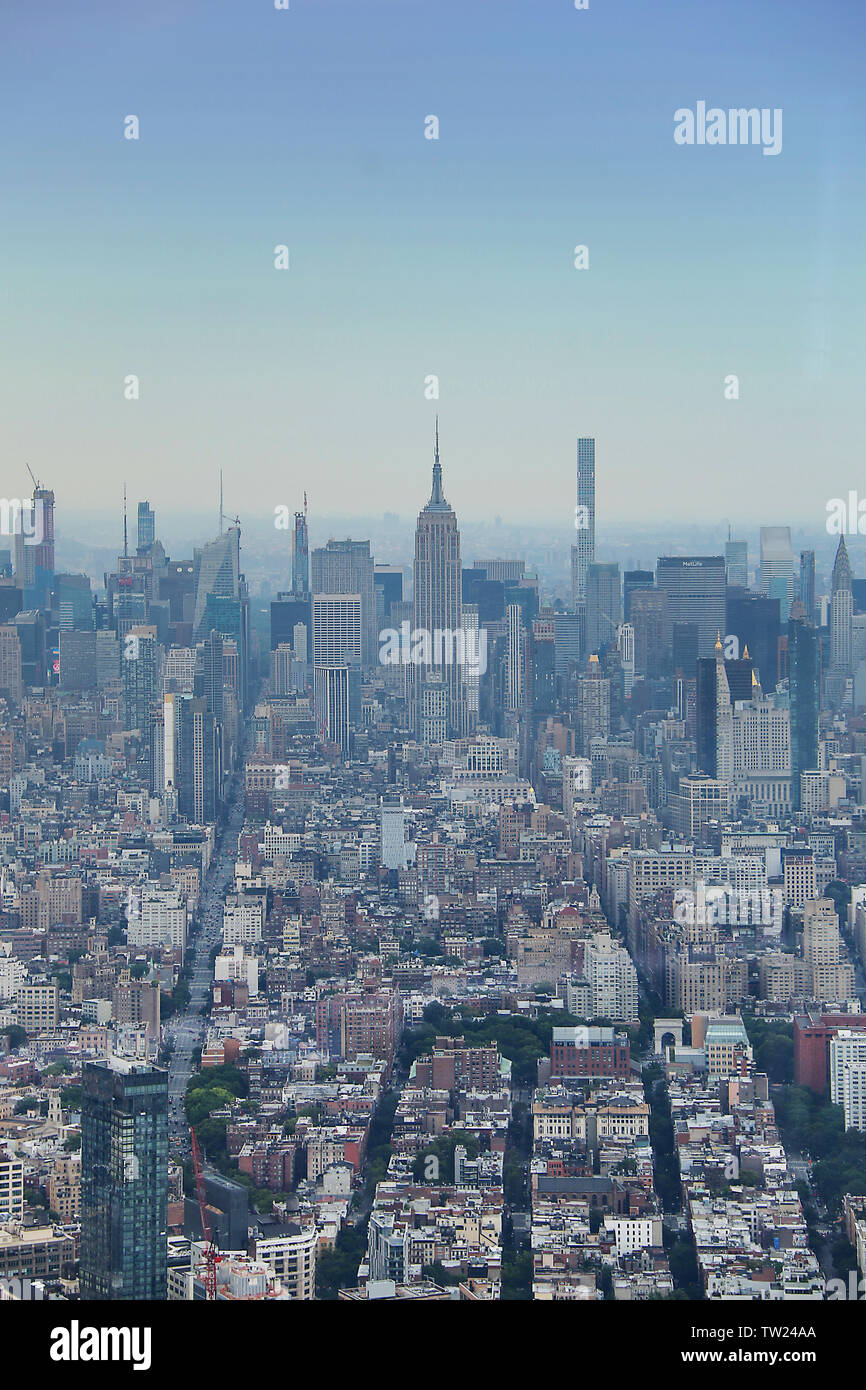 Epische Blick auf Manhattan und das Empire State Building von OWO - Eine Welt Sternwarte, New York City, New York, USA Stockfoto