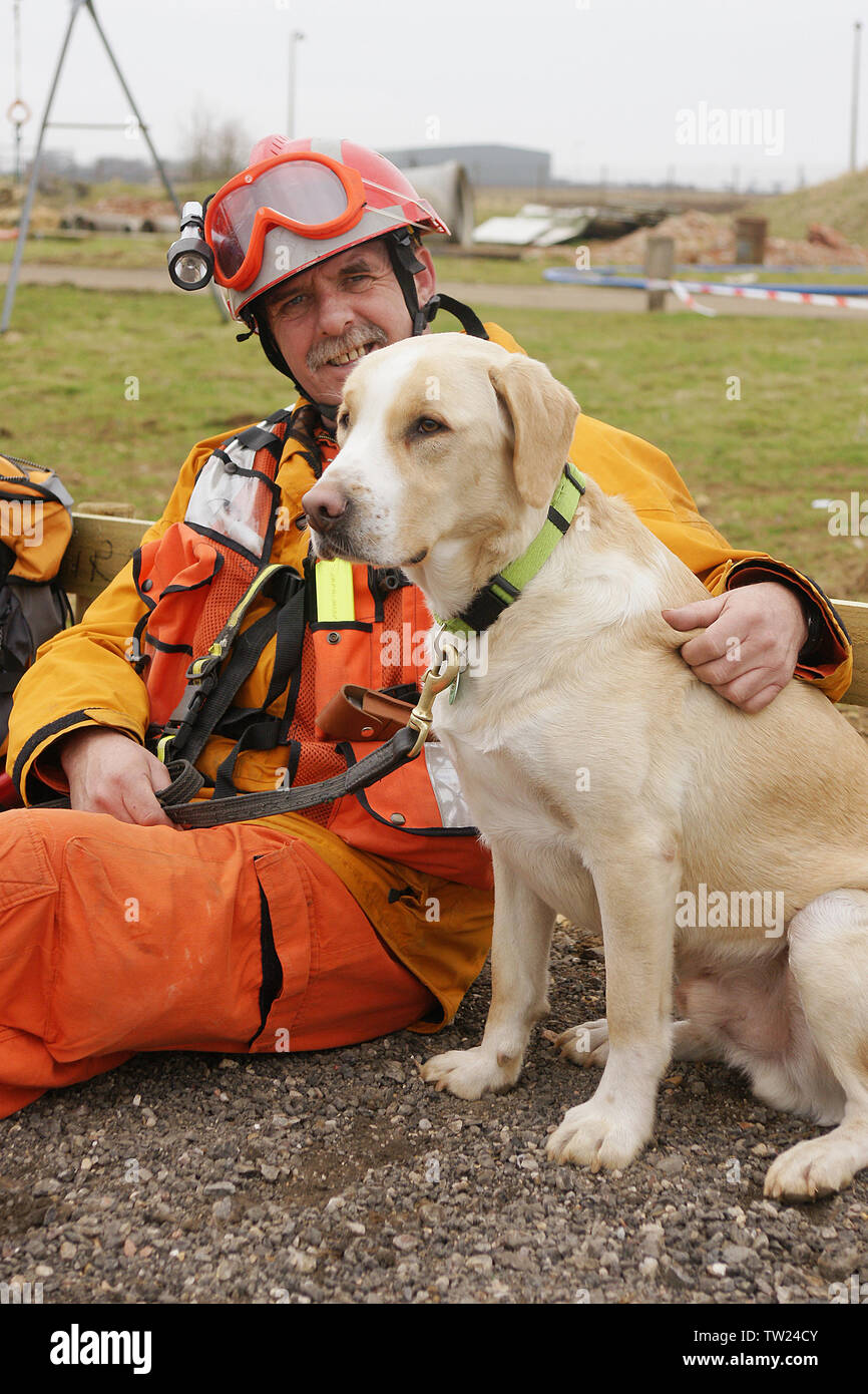 Urban Search und Rescue Dog handler, USAR Stockfoto