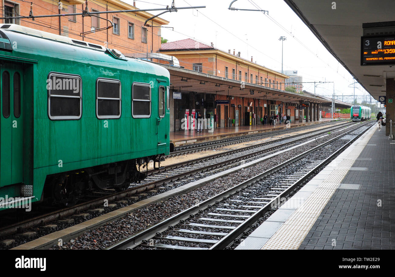 Bahnhof ferrara Fotos und Bildmaterial in hoher Auflösung Alamy