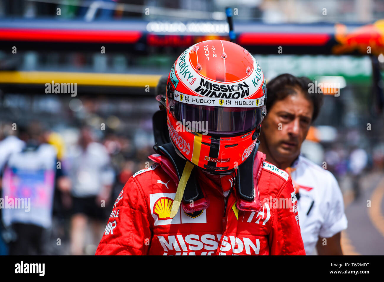 Monte Carlo / Monaco - 25/05/2019 - #5 Sebastian Vettel (GER) Rückkehr in die Gruben nach Absturz sein Ferrari SF 90 in Sainte widmen, während des RP3 Stockfoto